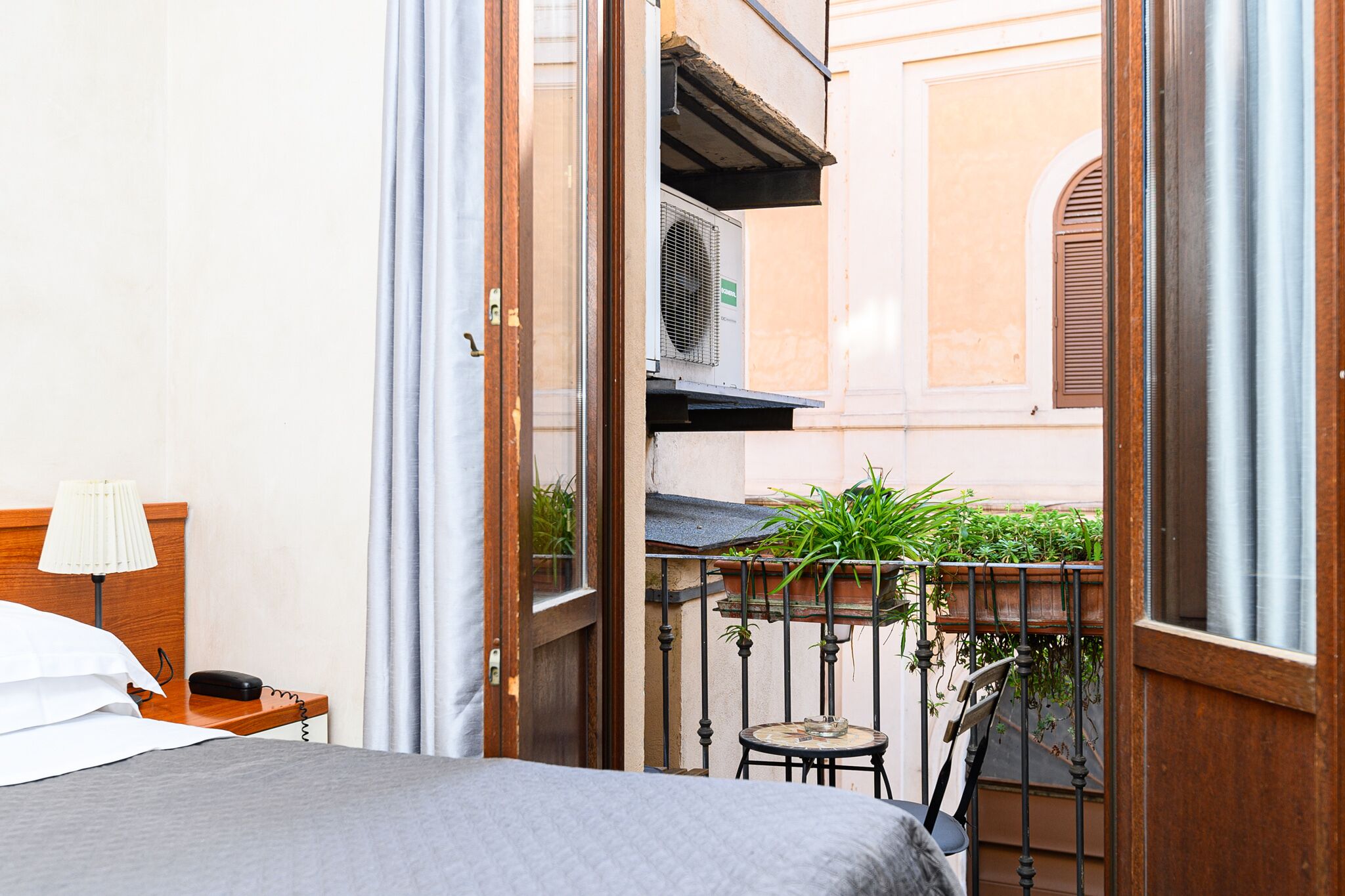 Photo - Domus Julia Trevi - Spagna