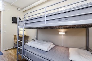 Premium bedding, in-room safe, iron/ironing board, free WiFi - City Hostel (Stockholm)
