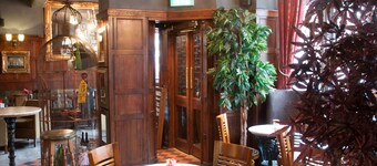 Huckleberrys Bar & Grill