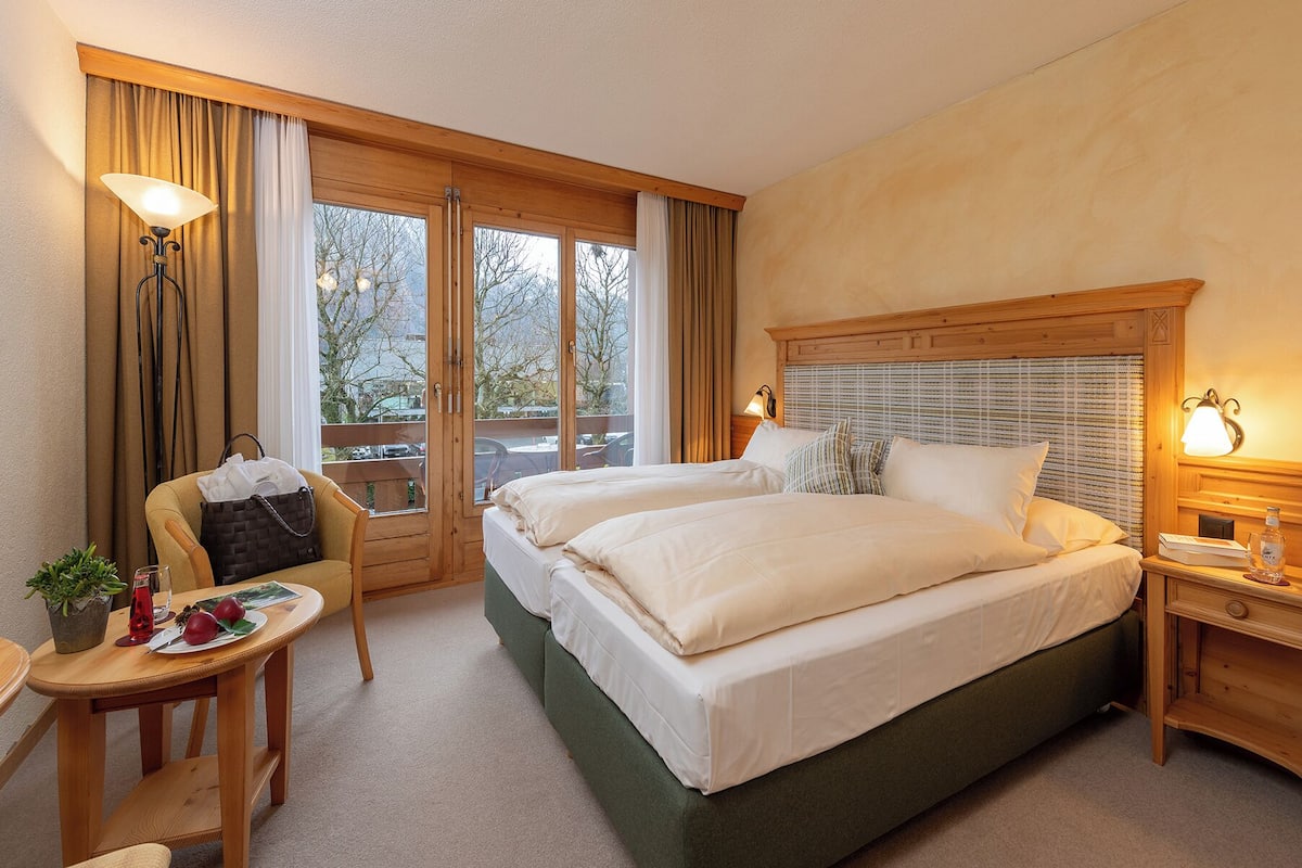 deluxe double room | 1 bedroom, premium bedding, minibar, in-room safe