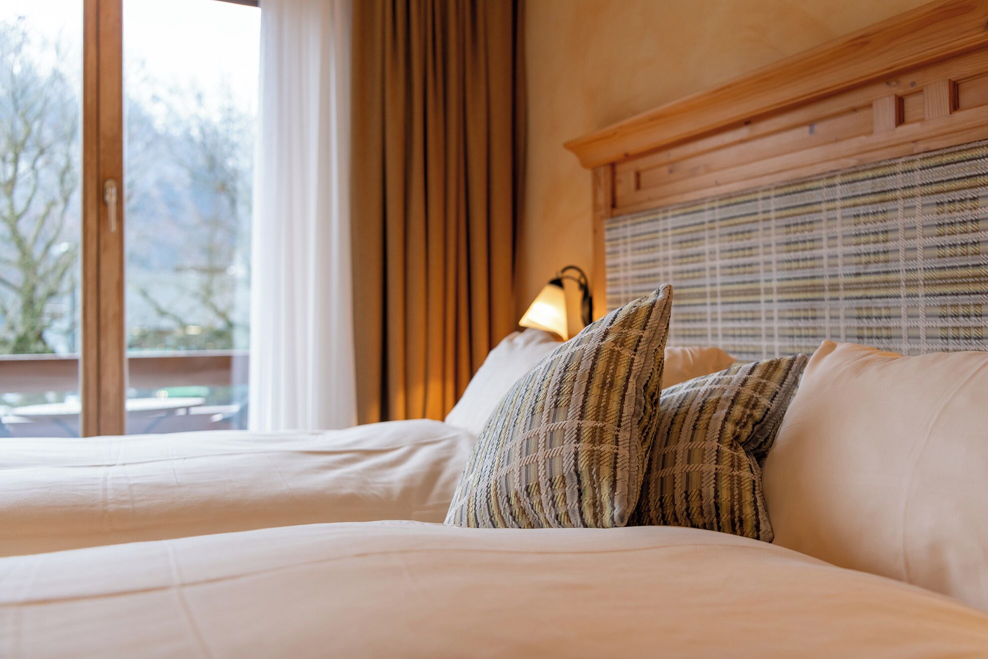 deluxe double room | 1 bedroom, premium bedding, minibar, in-room safe