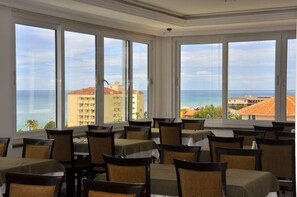 Breakfast, lunch, dinner served; international cuisine 