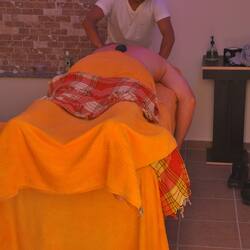 Sauna, steam room, Turkish bath/hammam, body treatments, facials