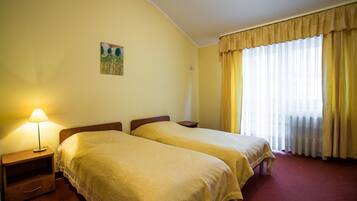 In-room safe, desk, travel crib, free WiFi