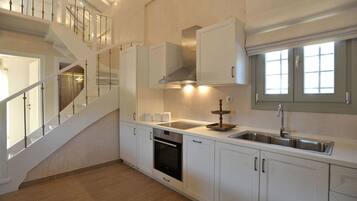 Villa (White) | Private kitchen