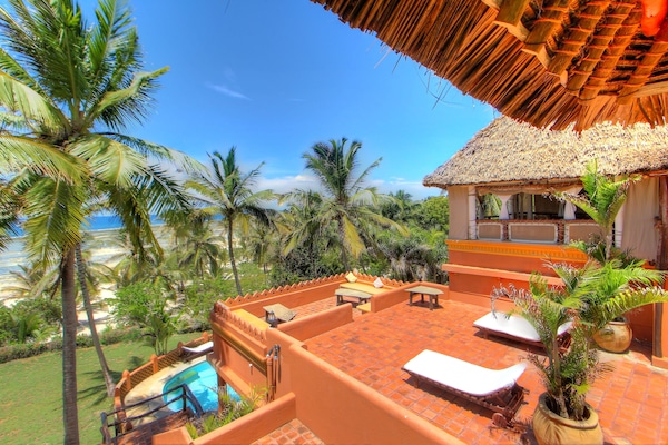 Naked Africa Penthouse | Terrace/patio