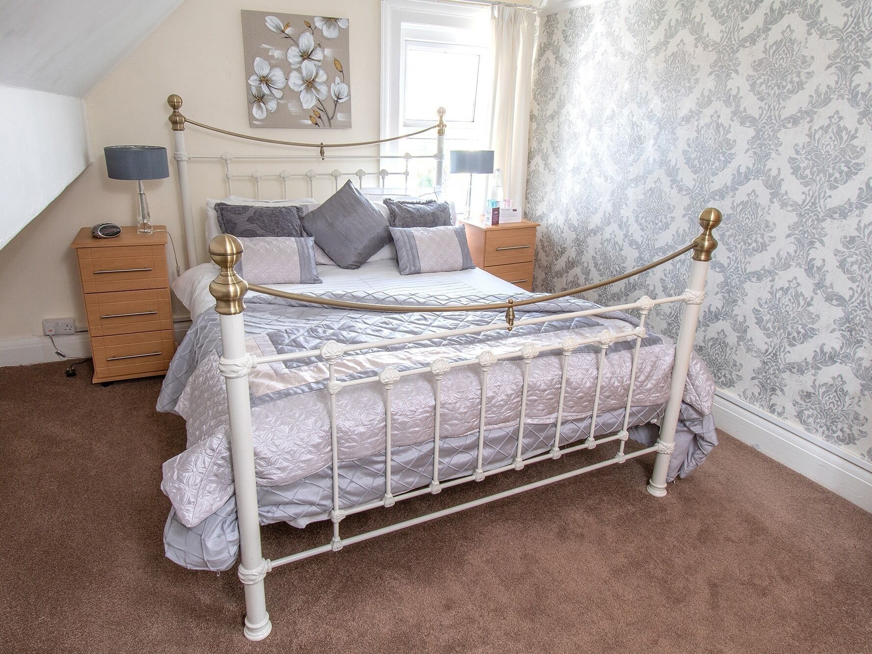 Chambre Double, salle de bains attenante