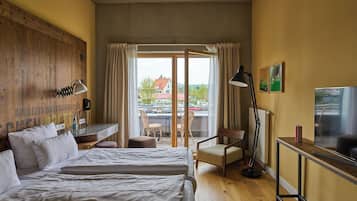 Quarto standard, 1 cama de casal | Frigobar, cofres nos quartos, escrivaninha, cortinas blackout