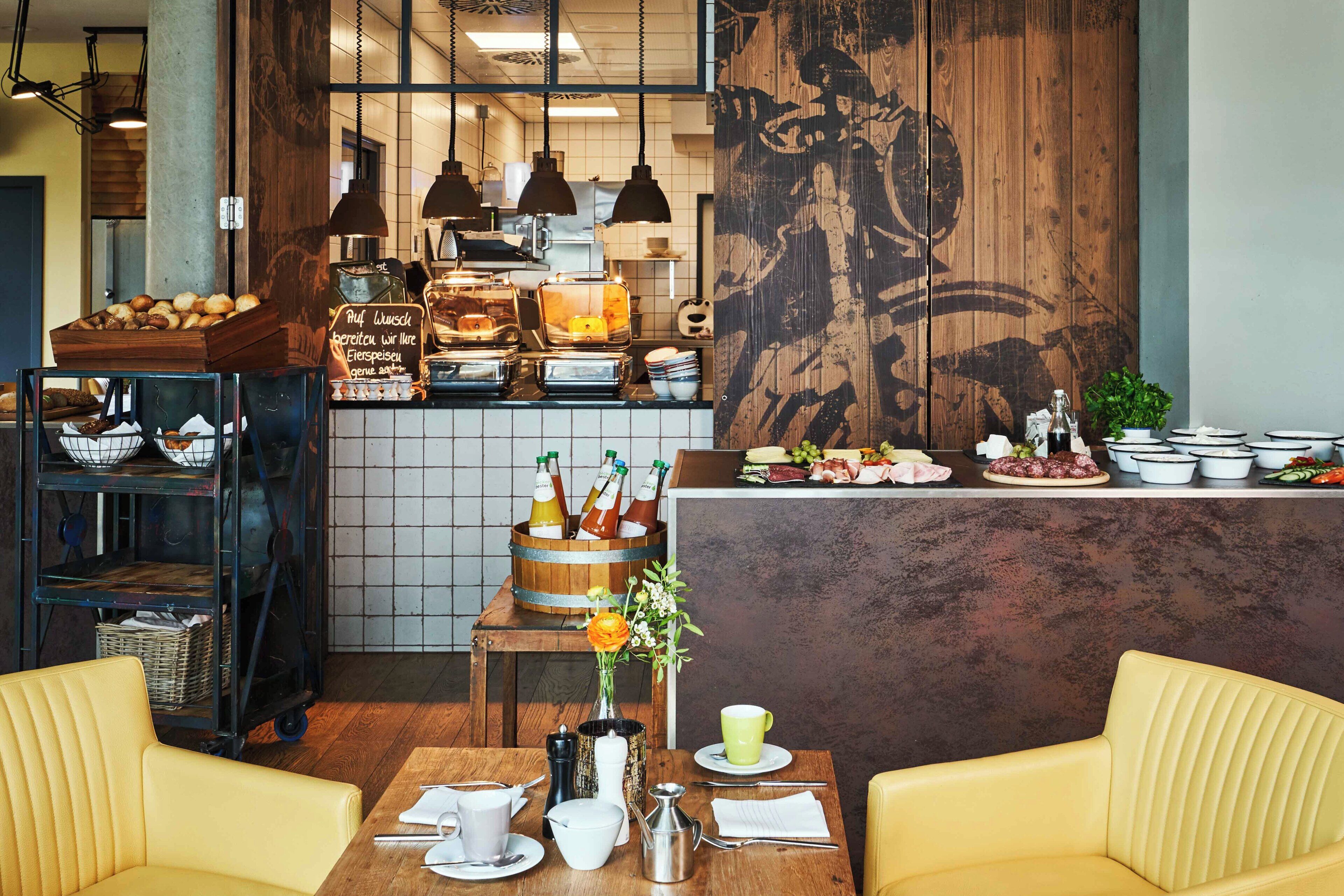 Café da manhã com buffet todos os dias (EUR 25 por pessoa) 