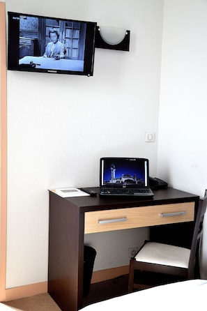 Twin Room (1 or 2 pax)