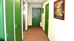 Hallway - Hôtel Les Bénédictins (Limoges)