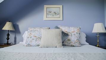 Room, 1 King Bed, Harborside | 1 bedroom, Egyptian cotton sheets, premium bedding, memory foam beds