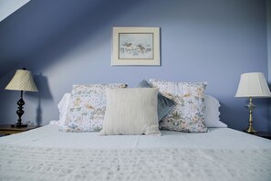 Classic Single Room | Peralatan tempat tidur premium, busa memori, langsir/tirai gelap terus 