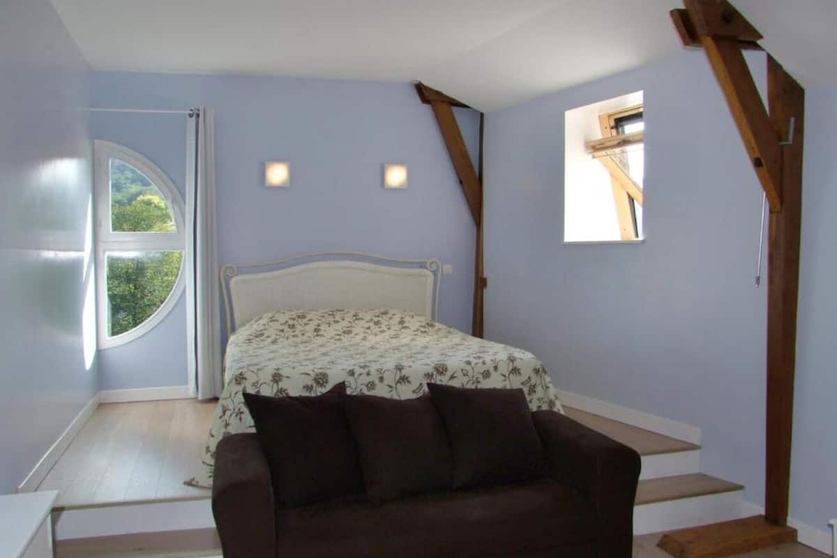 Double Room, Ensuite (Romantique) | Premium bedding, individually decorated, iron/ironing board, free WiFi