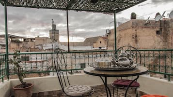 Breakfast, lunch, dinner served; Moroccan cuisine