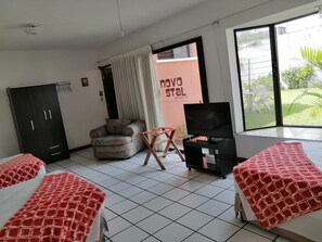 Standard Quadruple Room, 4 single beds  - Novohostal B&B (Guatemala City)