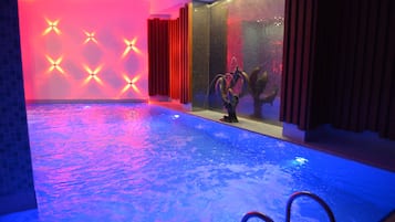 Couples treatment room(s), sauna, Turkish bath/hammam, body treatments