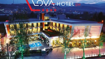 Façade de lâhĂ©bergement - soirĂ©e/nuit