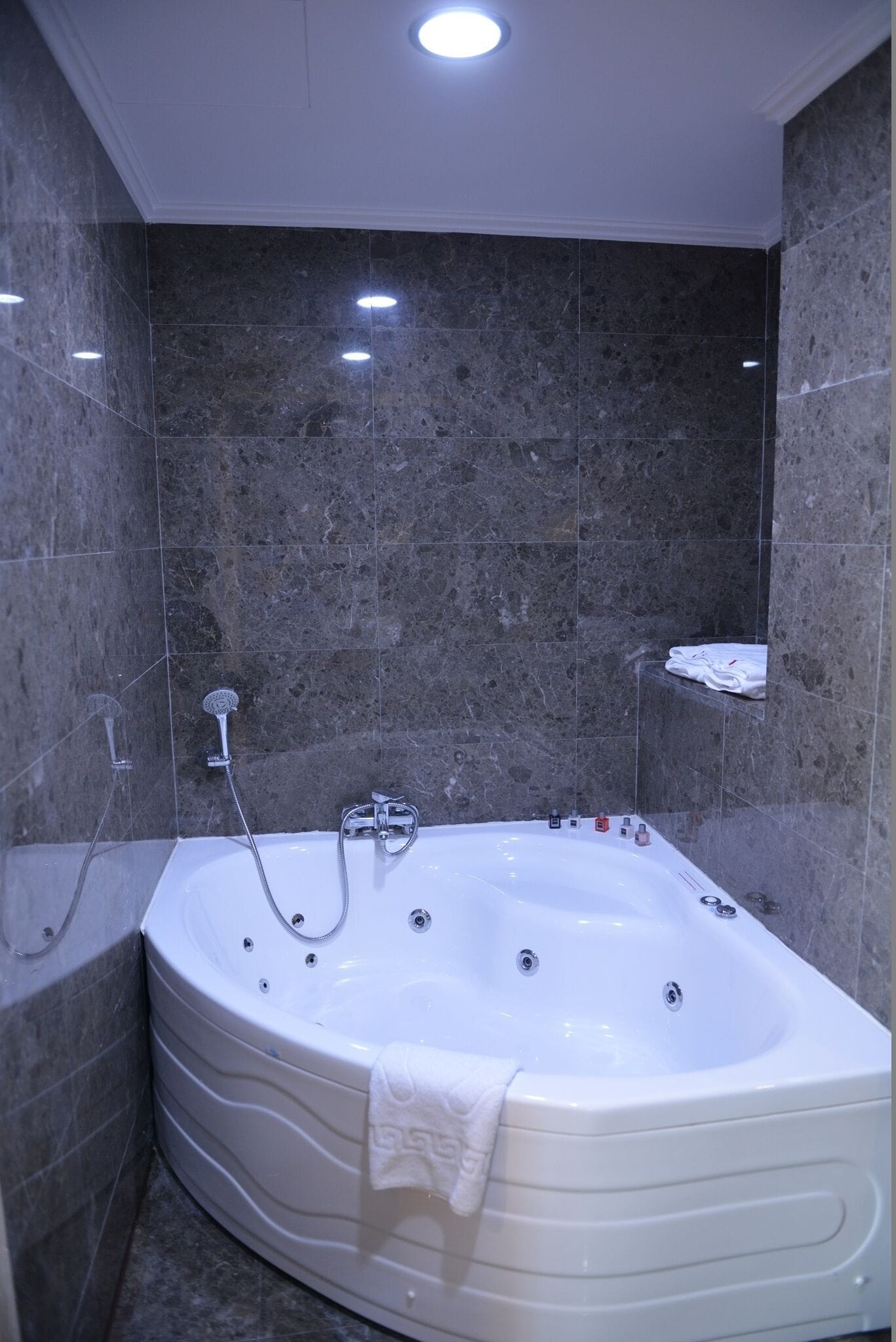suite, jetted tub | bathroom | bathtub, deep-soaking bathtub, designer toiletries, hair dryer