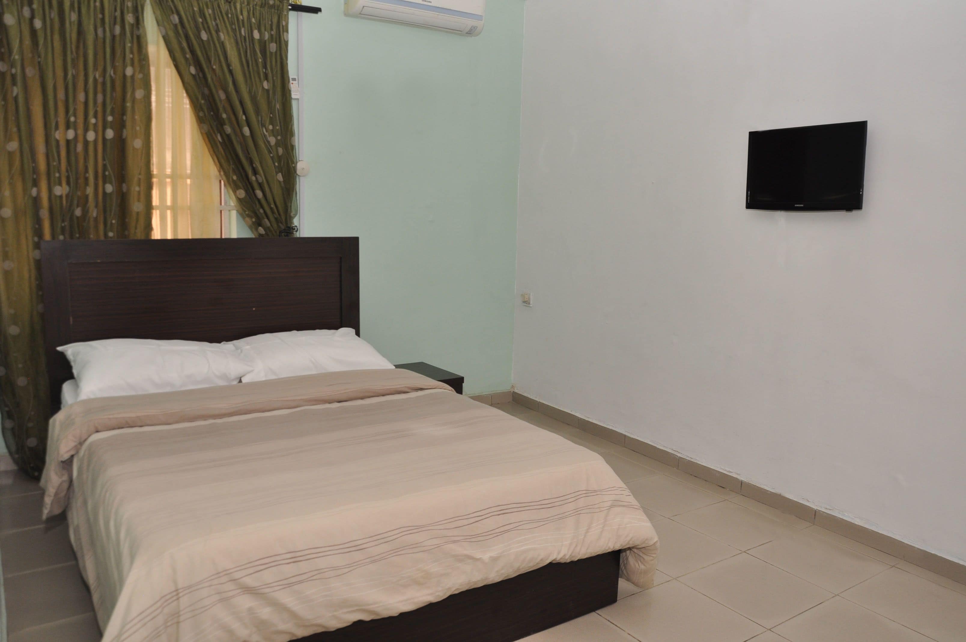 Apartment, 2 Bedrooms, Courtyard View | 2 bedrooms, premium bedding, desk, blackout drapes