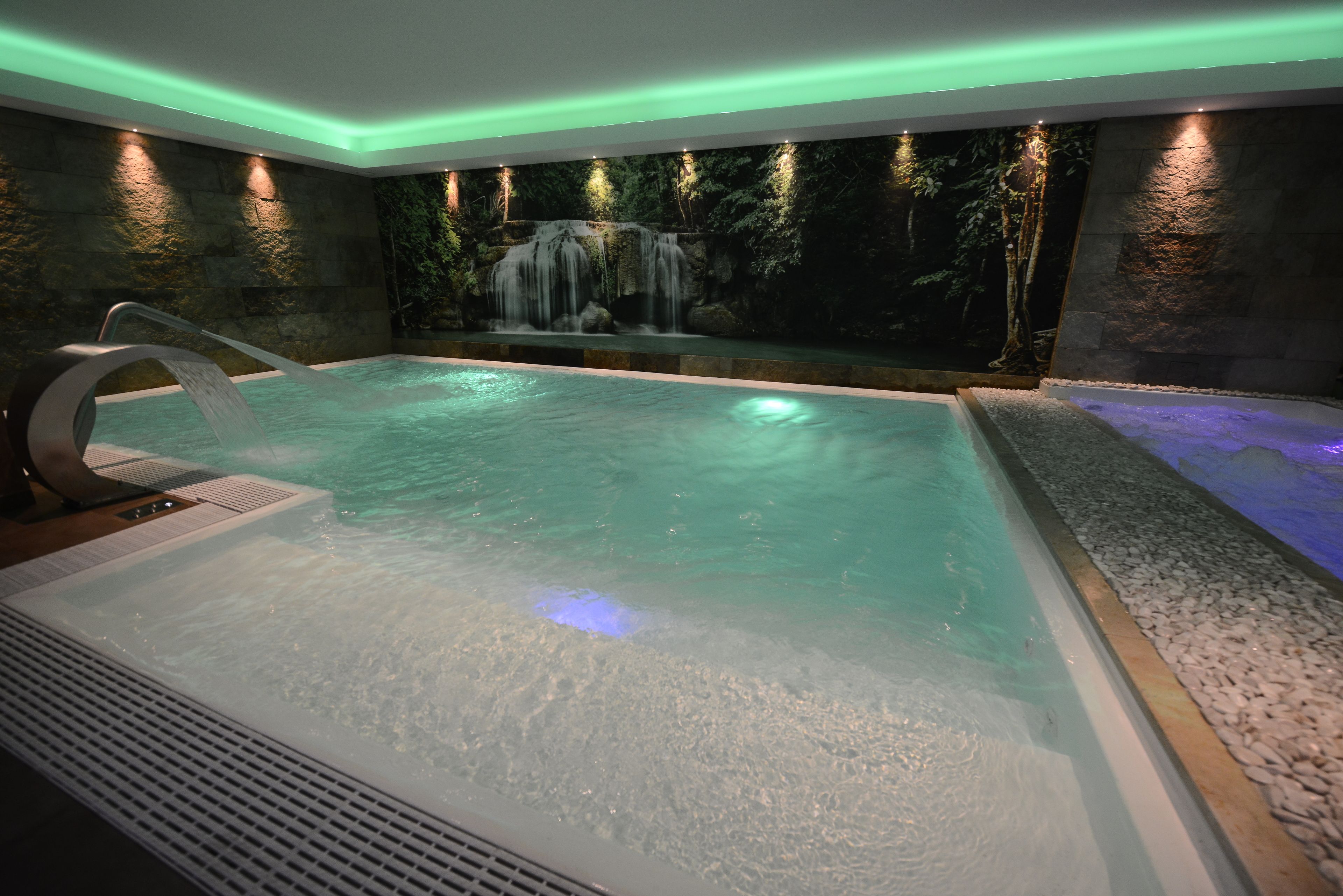 双人护理室、桑拿、热水浴缸、土耳其浴、身体护理、水疗法