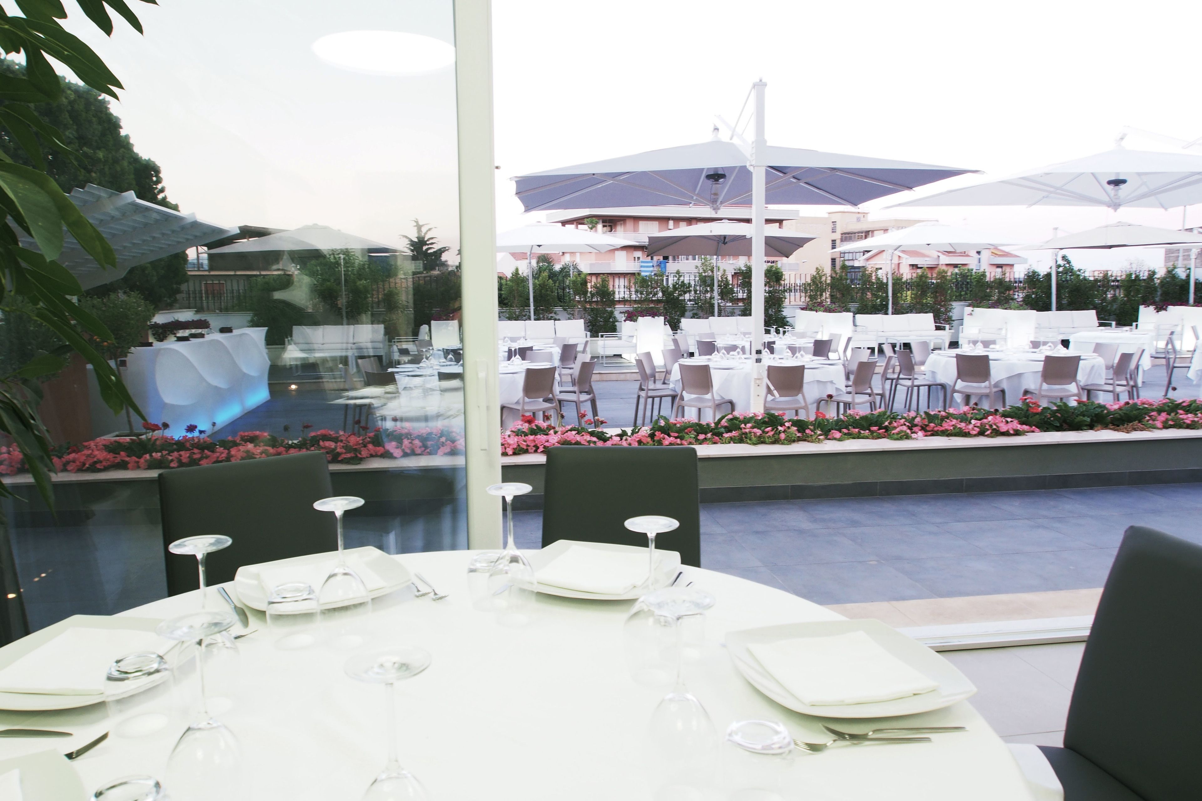 breakfast and dinner served, italian cuisine