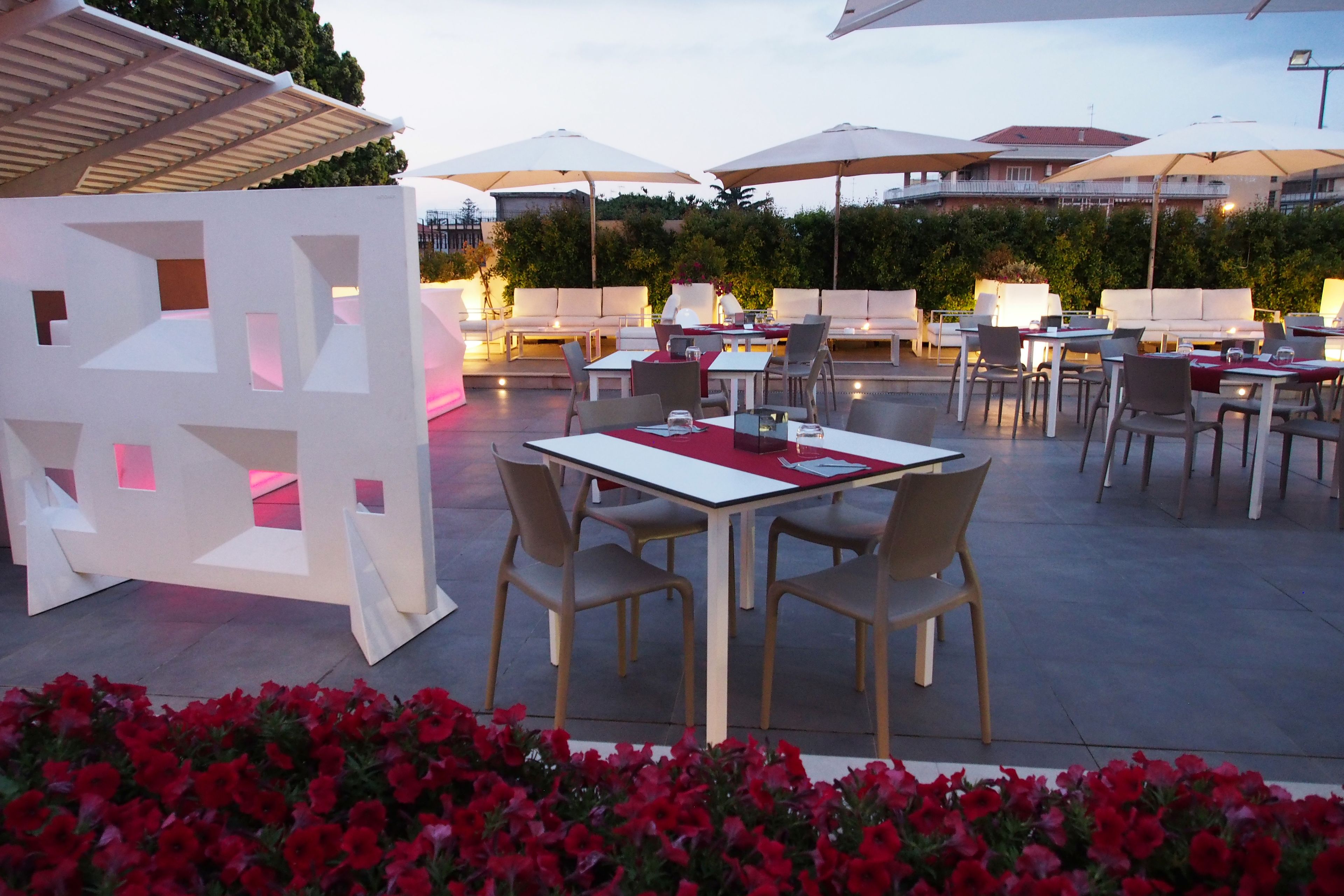 breakfast and dinner served, italian cuisine