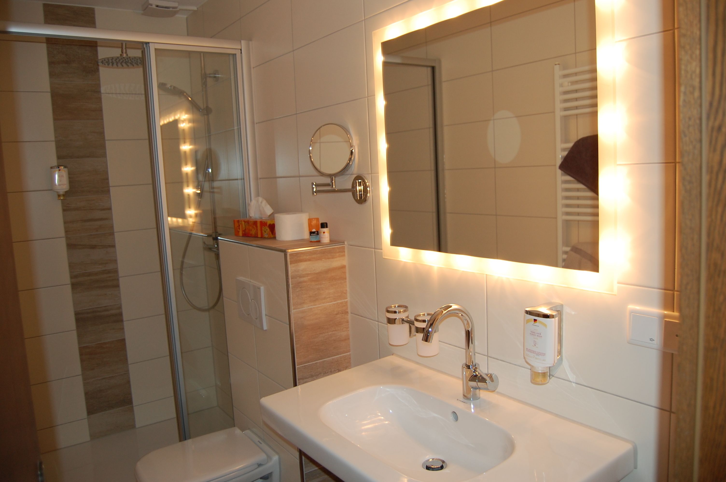 comfort room, balcony, valley view | bathroom | free toiletries, bathrobes, slippers, towels