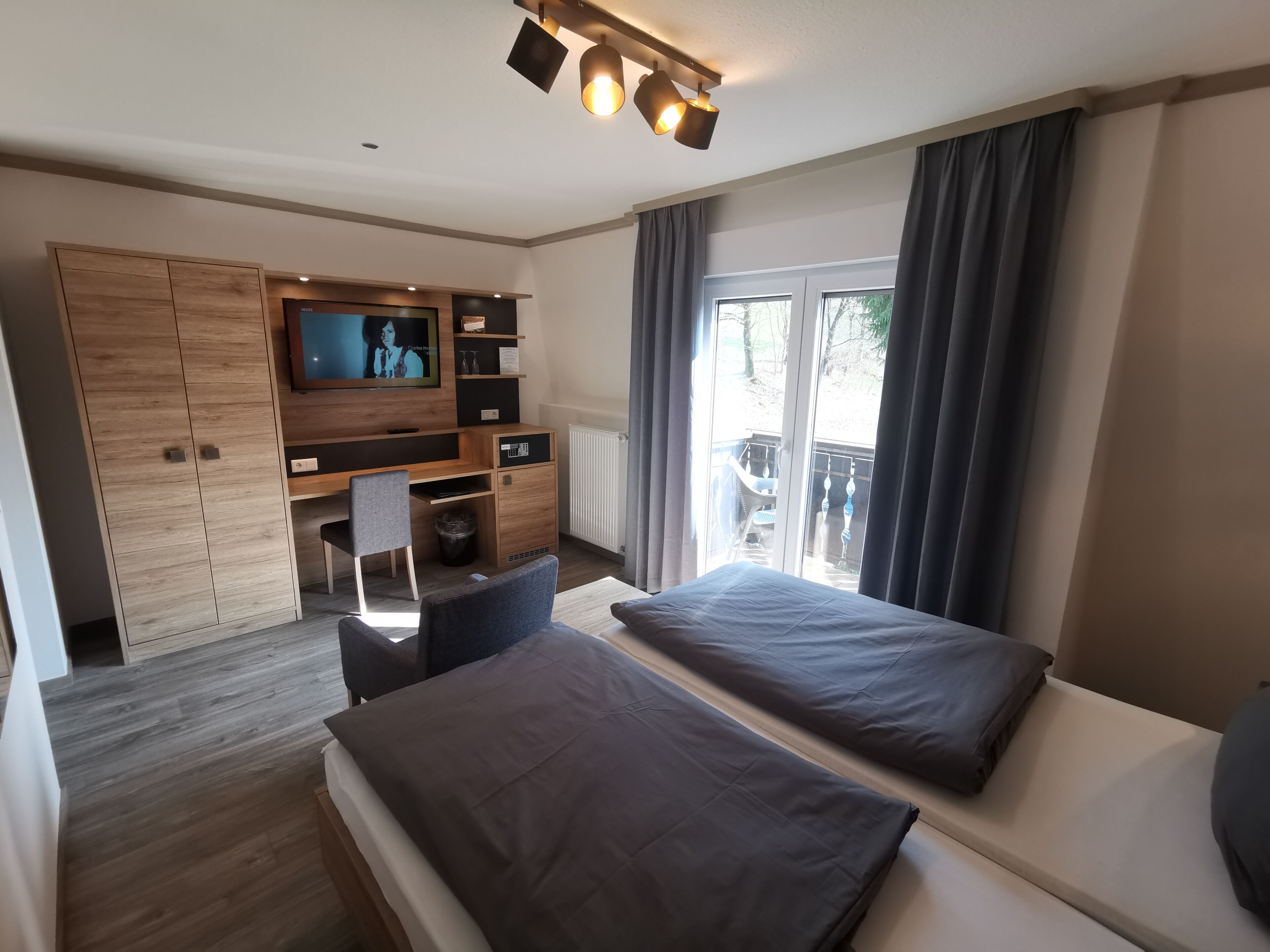 comfort room, balcony, valley view | free wifi, bed sheets