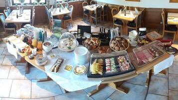 Desayuno buffet incluido todos los días