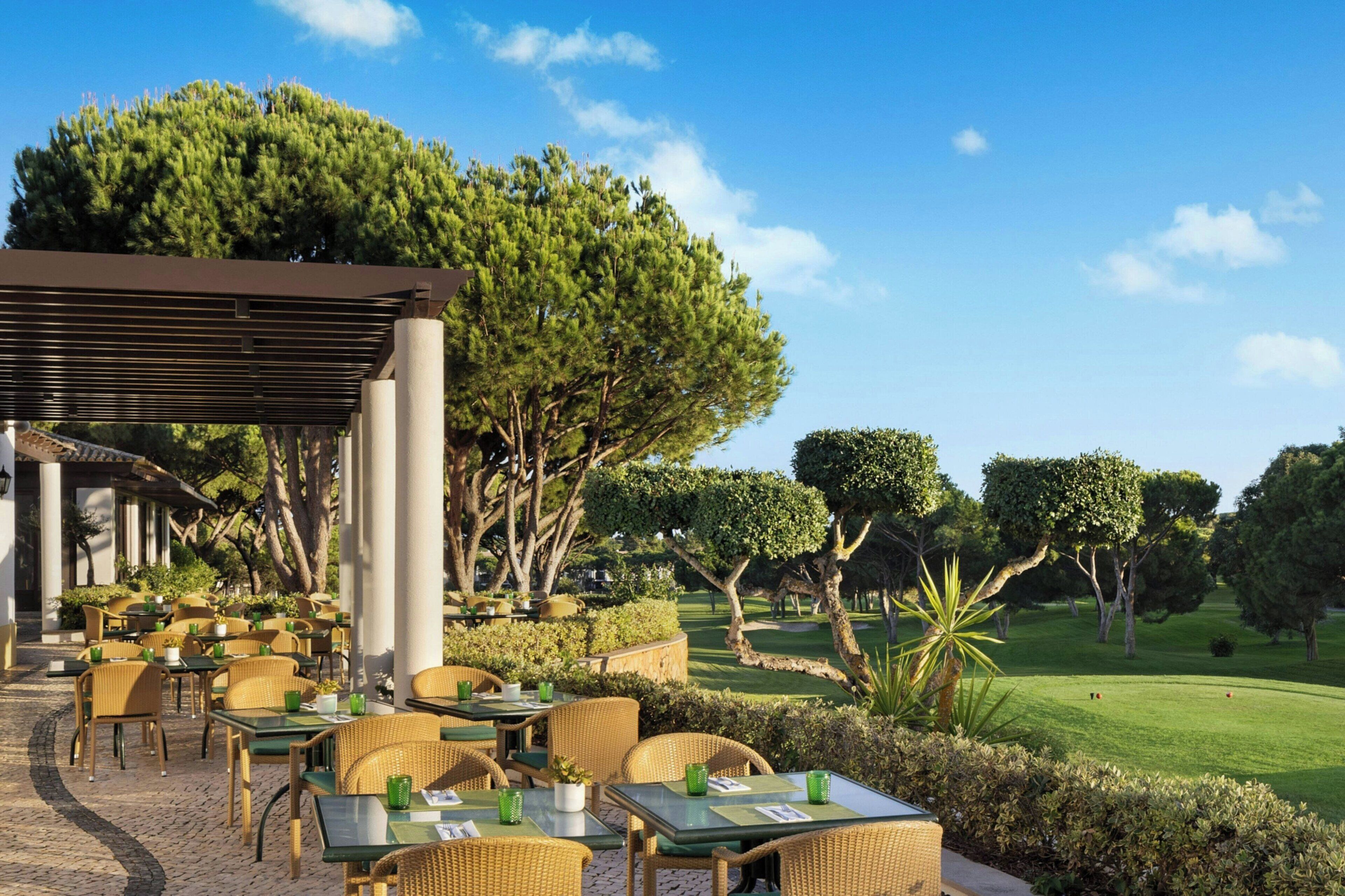 13 restaurants; breakfast, lunch and dinner served 