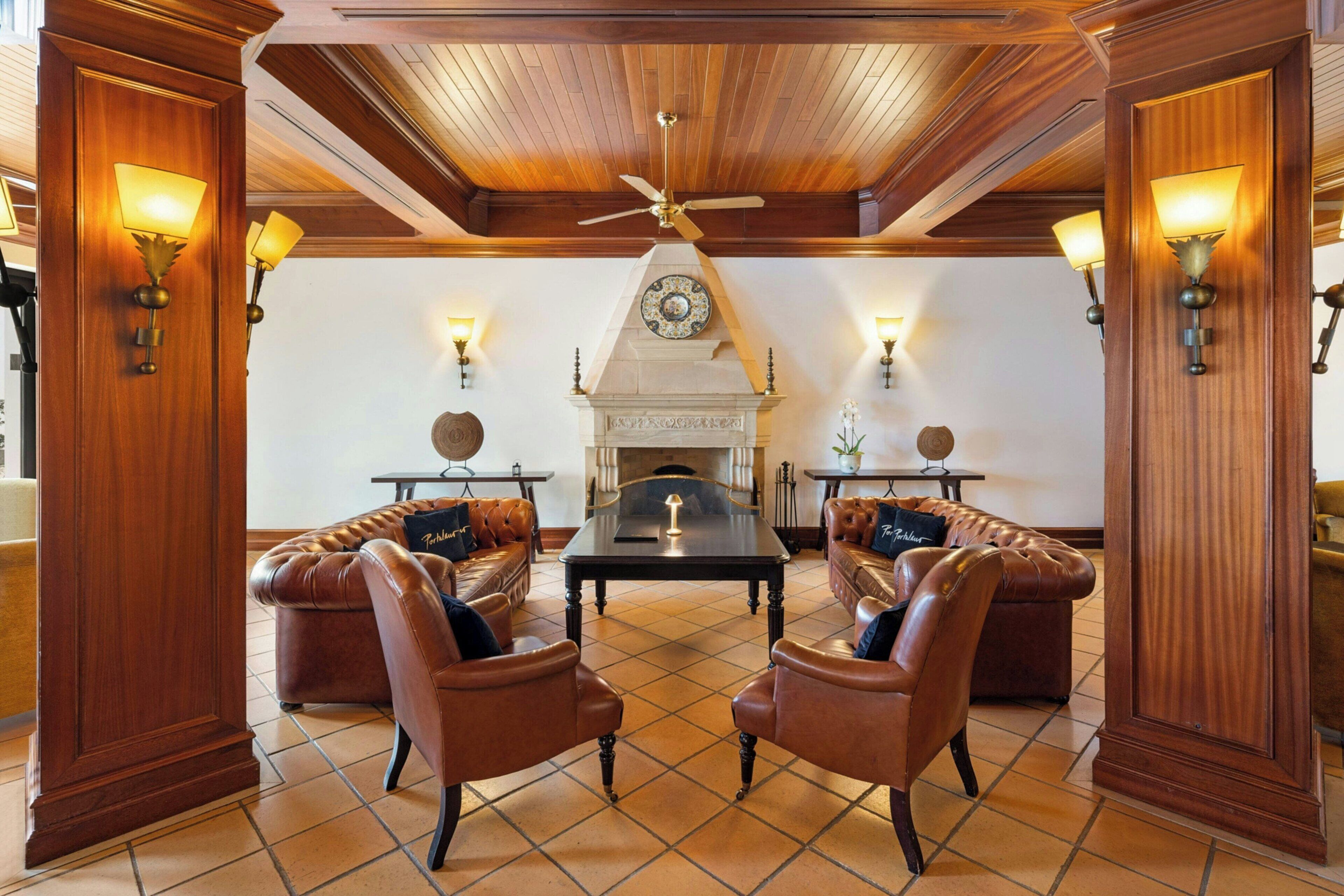 8 restaurants, breakfast, lunch, dinner served; mediterranean cuisine