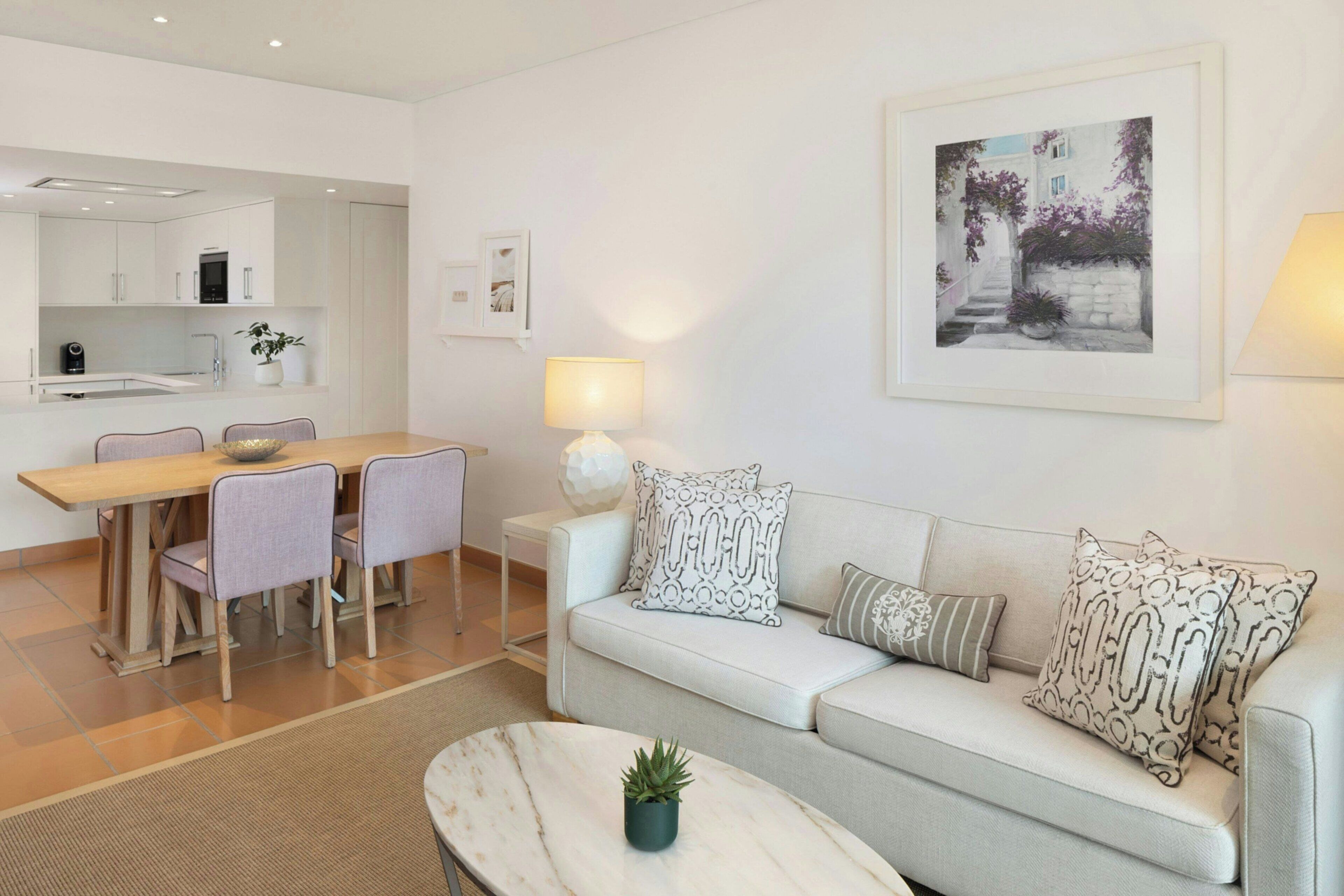 Roba de llit d'alta qualitat, caixa forta a l'habitació i escriptori 