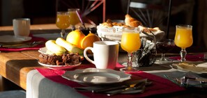 Free daily continental breakfast