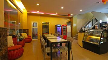 Breakfast, lunch, dinner served; Filipino cuisine