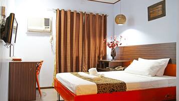 Desk, free WiFi, bed sheets