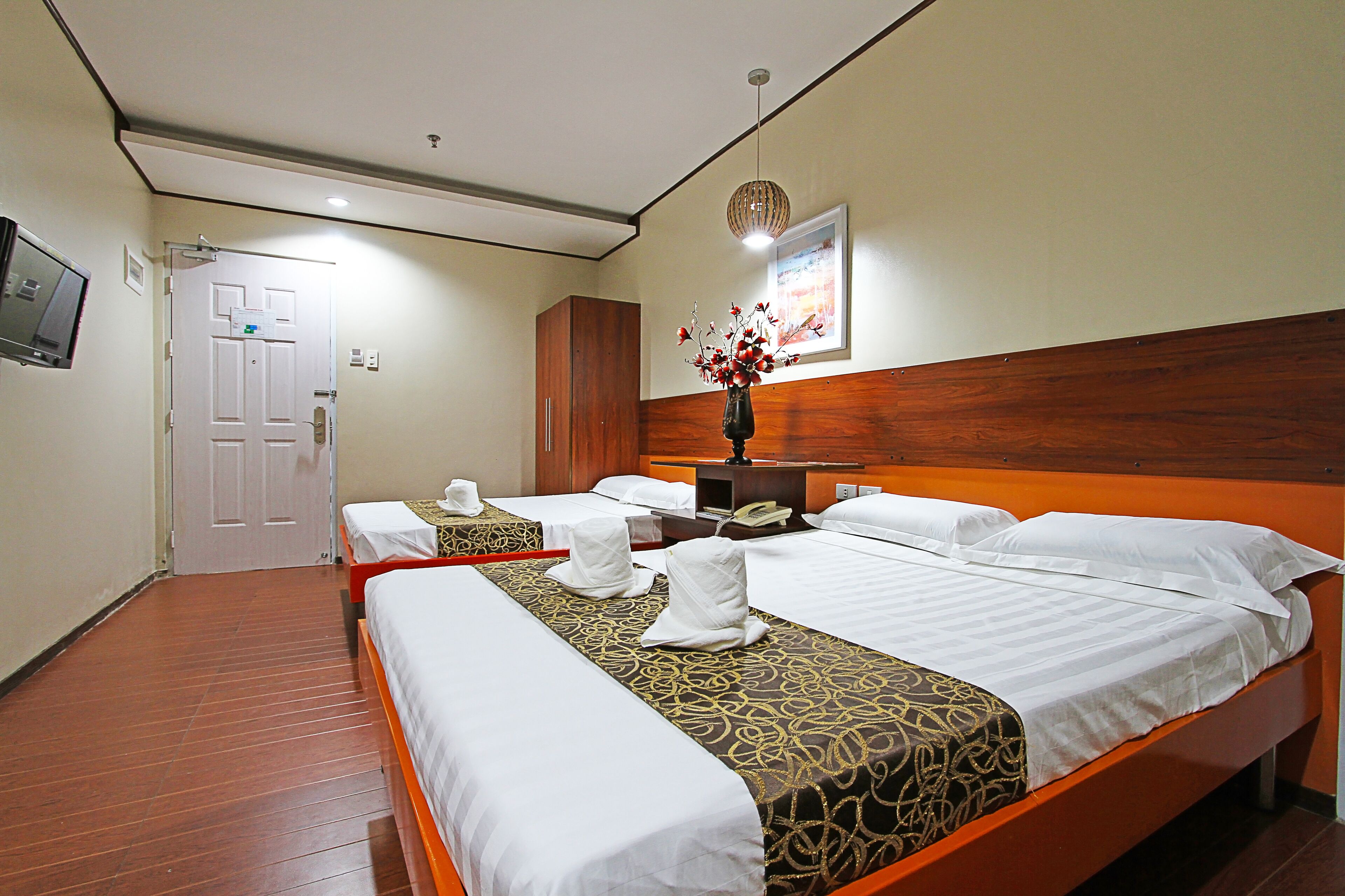 Family Room, 2 Bedrooms, Connecting Rooms | Desk, free WiFi, bed sheets