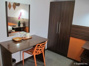 Bureau, Wi-Fi gratuit, draps fournis