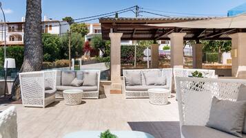 Breakfast, lunch, dinner served; Mediterranean cuisine