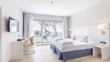 Minibar, Schreibtisch, VerdunkelungsvorhĂ€nge, BĂŒgeleisen/BĂŒgelbrett