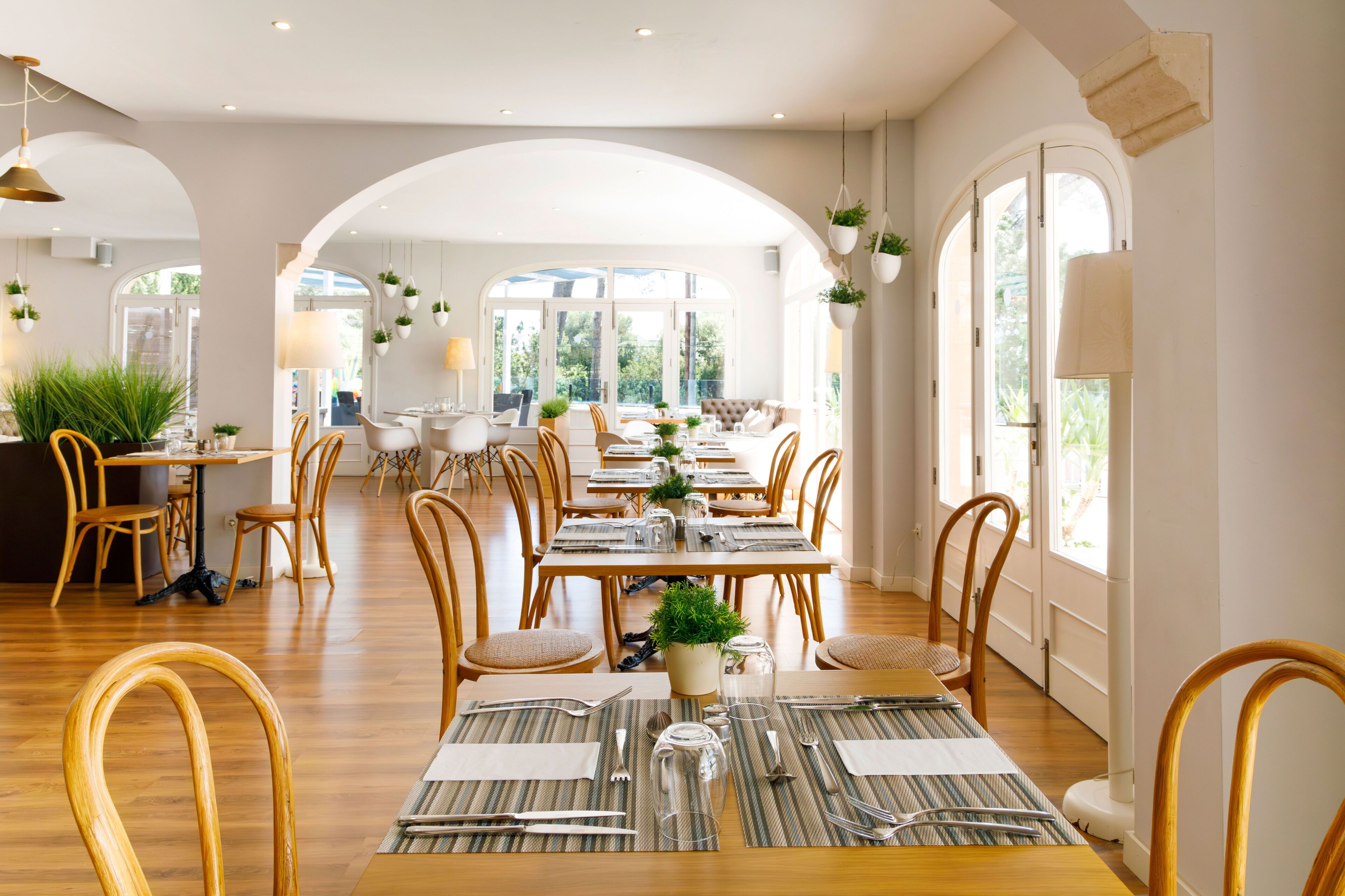 breakfast, lunch, dinner served; mediterranean cuisine