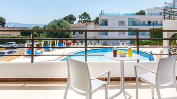 Suite, balcón, vistas a la piscina (2 adults) | Vistas desde la habitación