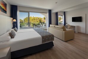 Minibar, desk, blackout drapes, iron/ironing board -  Alcanada Golf Hotel (Alcúdia)