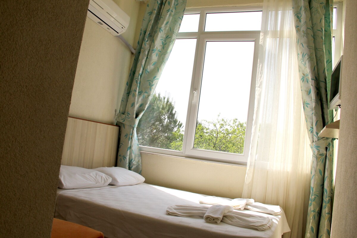 Standard Double Room | Minibar, free cots/infant beds, free WiFi