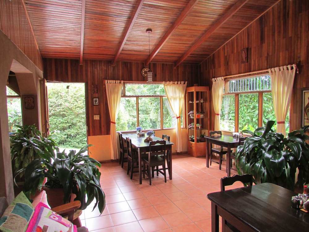 Hospedaje Mariposa by null