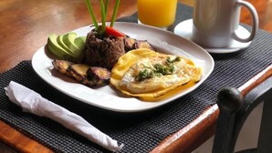 Unclassified image, 3 of 26, button - Freddys Place Bed and Breakfast (Monteverde)