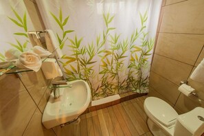 Standard Double Room | Bathroom | Free toiletries, hair dryer, bathrobes, towels