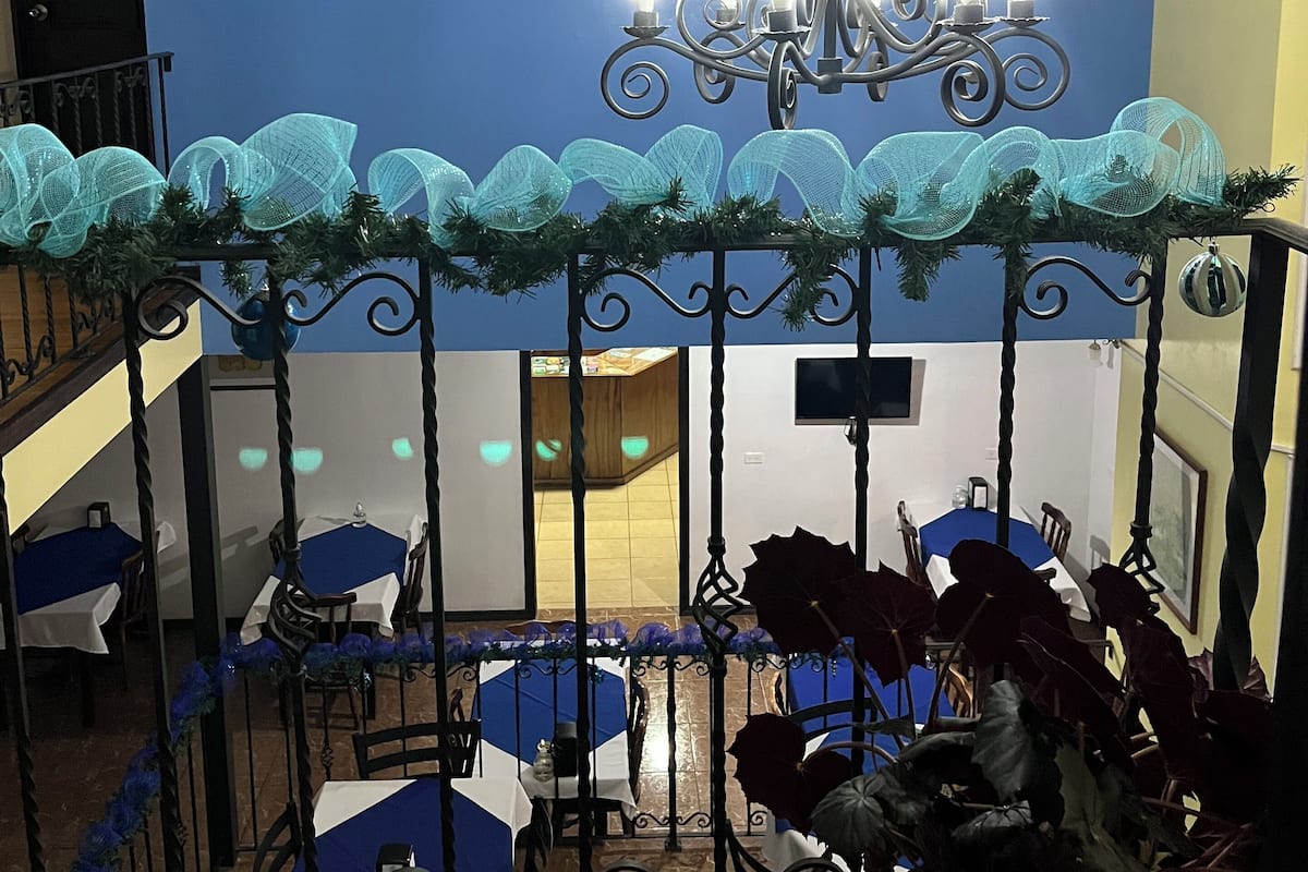 Phòng 4 Tiêu chuẩn, 2 giường đôi | Trang trí khác biệt, bàn, khu vực làm việc phù hợp cho laptop