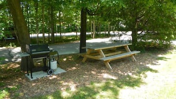 BBQ/picnic area