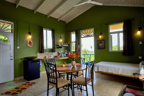 Skylark Ocean View | In-room dining